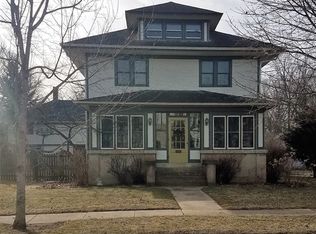 5705 Broadway St, Richmond, IL 60071