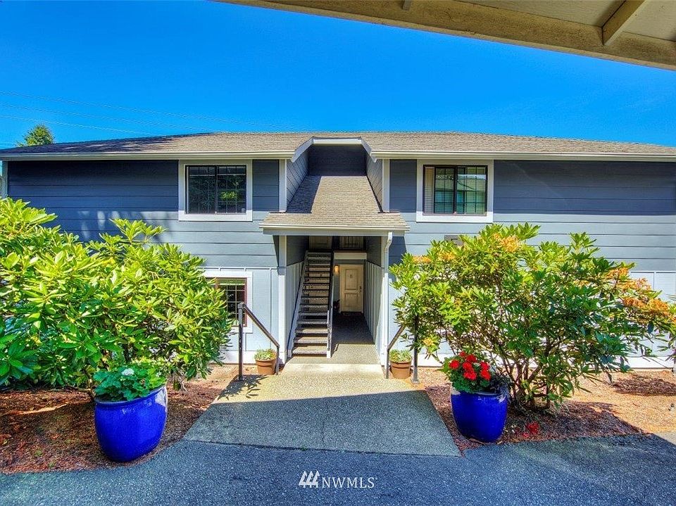 5822 N 35th St WA Zillow
