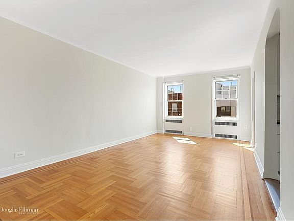 2nd image of 601 E 19th St APT 6R