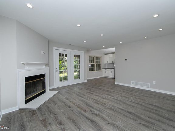 4th image of 306 Tavistock