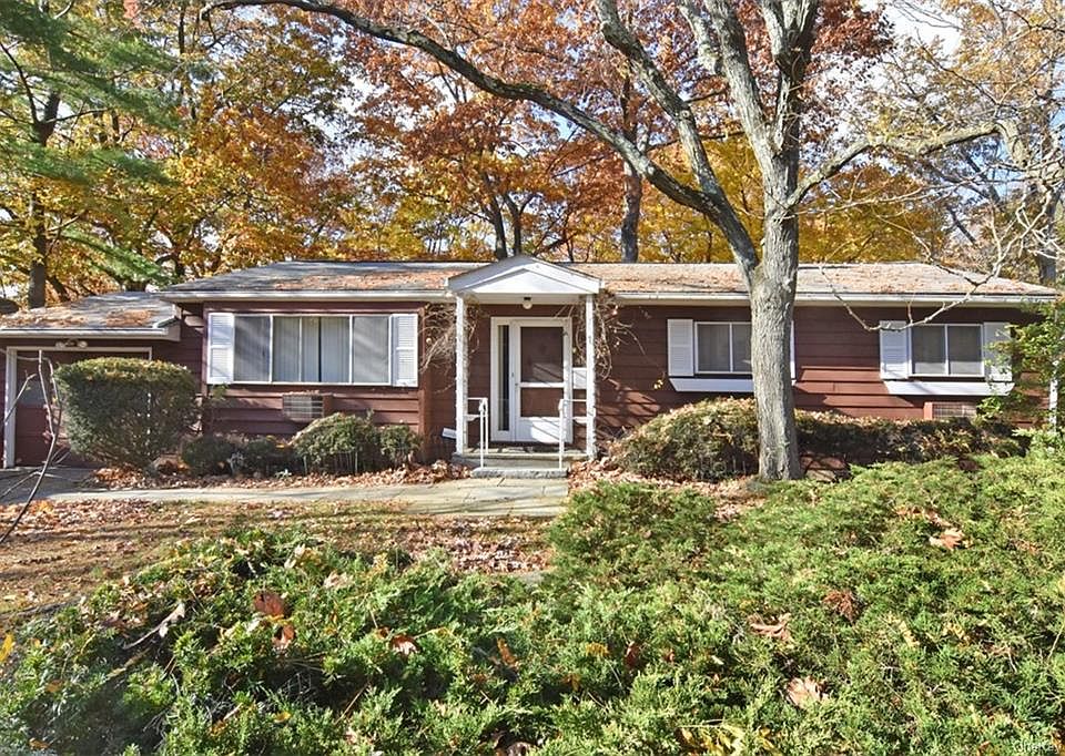 1st image of 45 Chestnut Dr