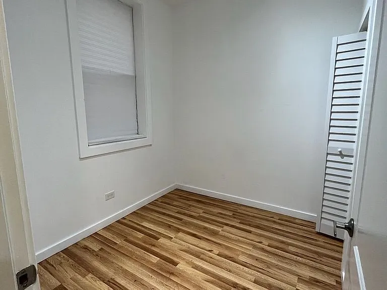 1045 W Polk St #1R — Photo 6