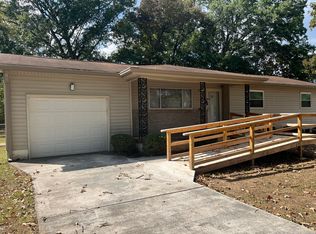 30 Elaine Cir, Fort Oglethorpe, GA 30742