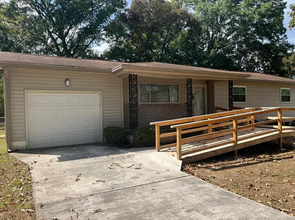 30 Elaine Cir, Fort Oglethorpe, GA 30742