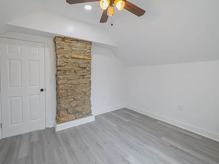 830 Market St — Photo 27