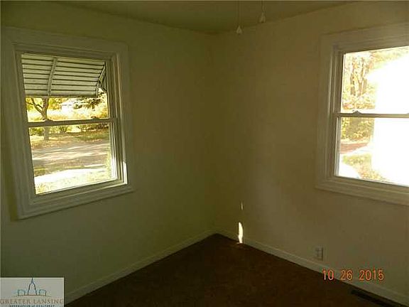4th image of 3907 Parkway Dr