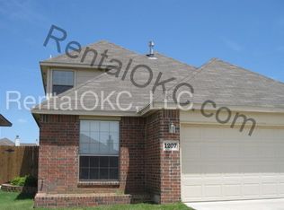 1207 SW 25th St, Moore, OK 73170