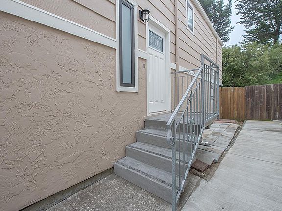 3rd image of 88 Lycett Cir