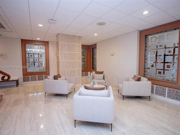 2899 Collins Ave #1422 — Photo 20