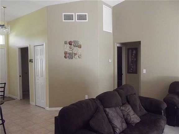 4th image of 8225 94th Ct