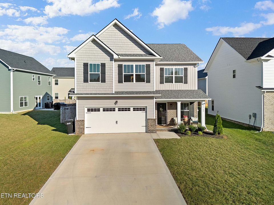 1st image of 2733 Farmhouse Dr