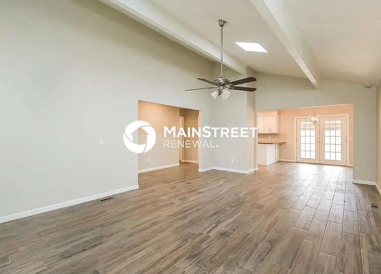 2905 Parkside Dr — Photo 4