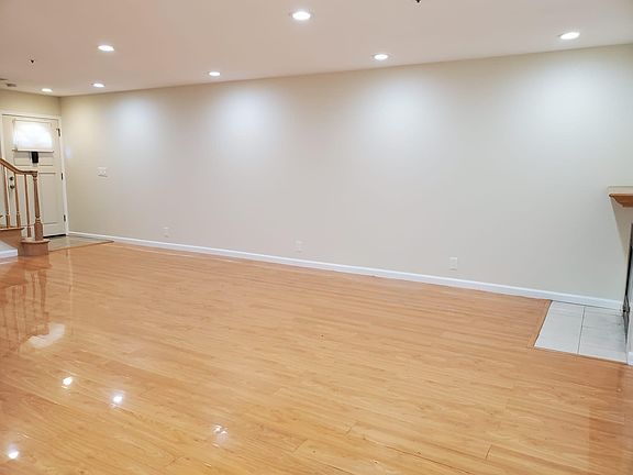 3rd image of 135 Crescent Ave