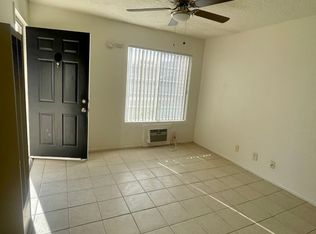 108 Center St APT 3, Taft, CA 93268