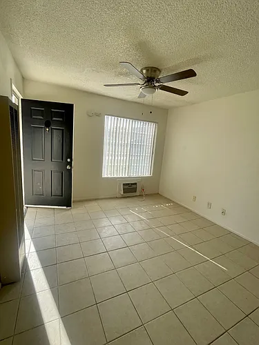 108 Center St Photo 1
