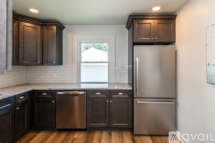 1015 Woodley Rd — Photo 11