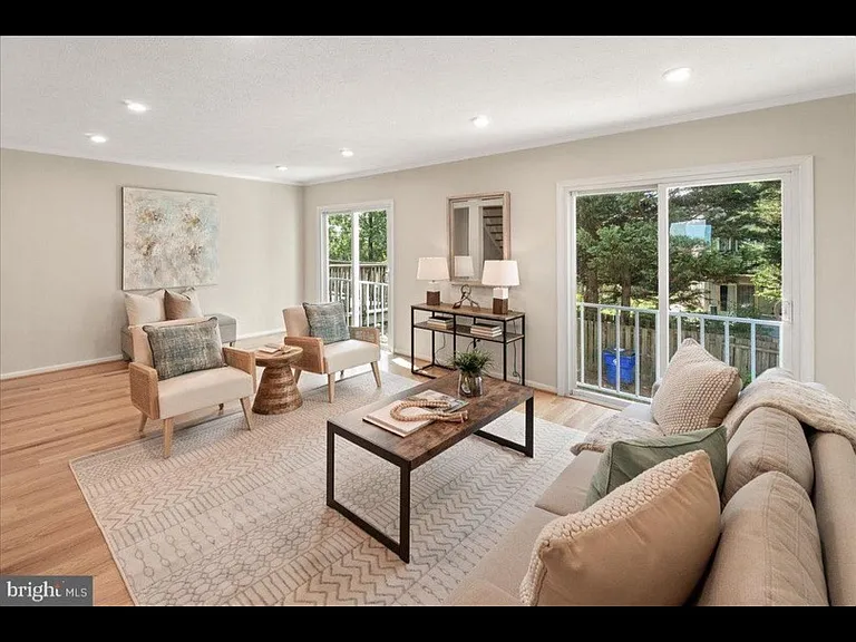 502 Ellrose Ct — Photo 7