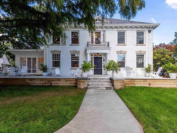 3rd image of 2524 Fulton Ave