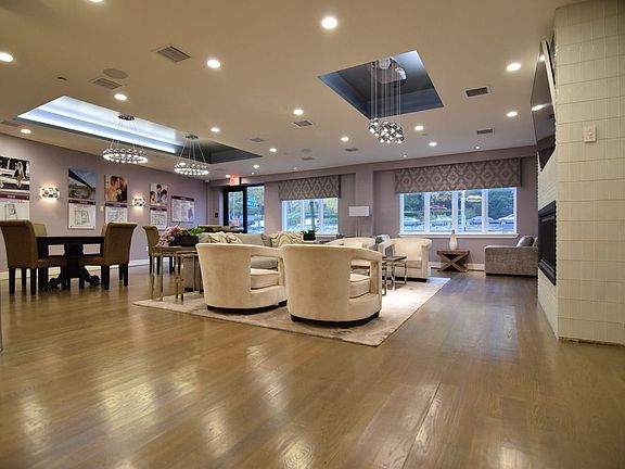 5th image of 2727 Henry Hudson Pkwy W #209