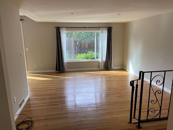 3rd image of 2615 Aragon Way