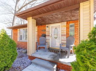 16129 Kennebec St, Southgate, MI 48195