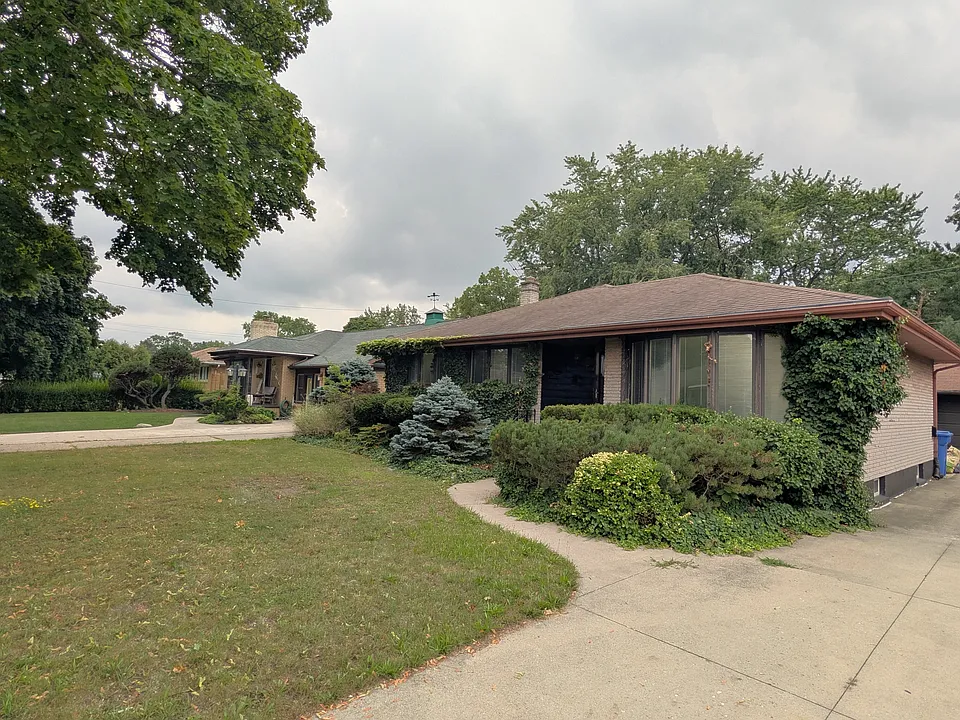 1275 Parkview Ave