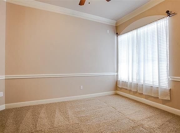 3rd image of 1117 Longhorn Dr