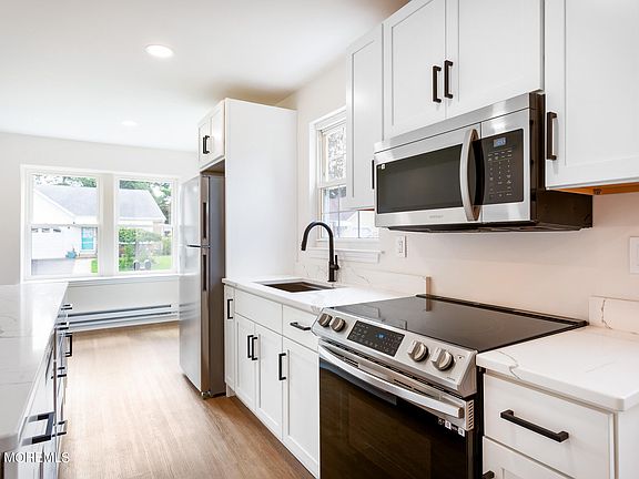 5th image of 10 Quincy Drive #A