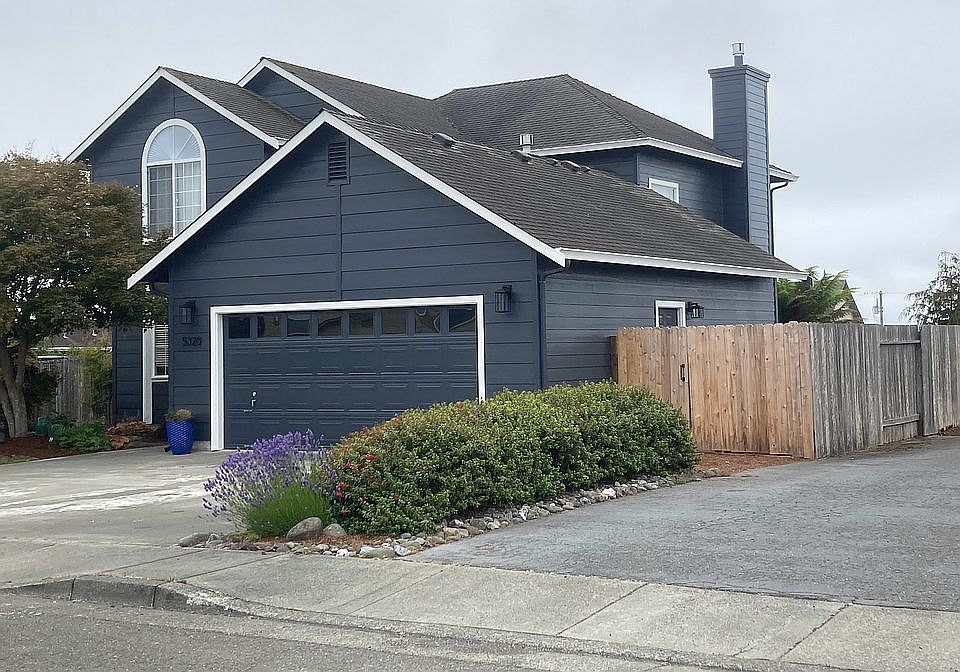 2nd image of 5320 Bay Pointe Ct