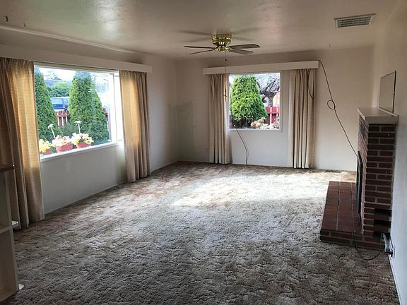 2nd image of 3055 Essex St