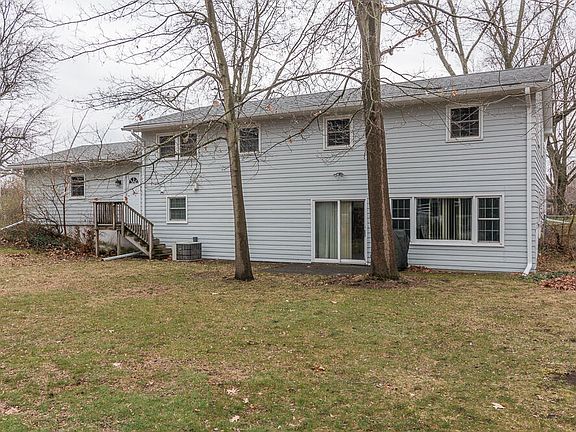 2nd image of 425 E Melody Ave