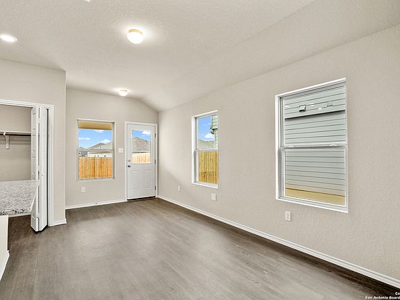 5th image of 4223 Admirals Bend