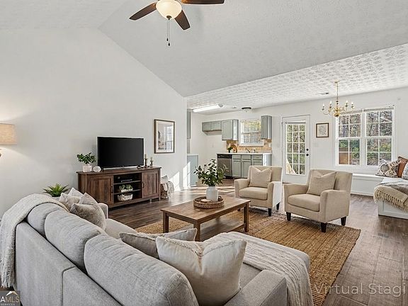 2nd image of 427 Shenandoah Ct