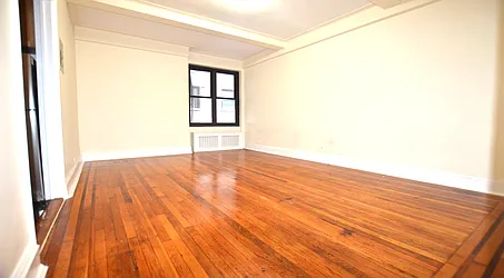 Rented by Manhattan Realty Group