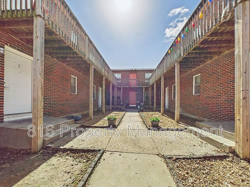 1st image of 1613 Everett Ave Unit 6