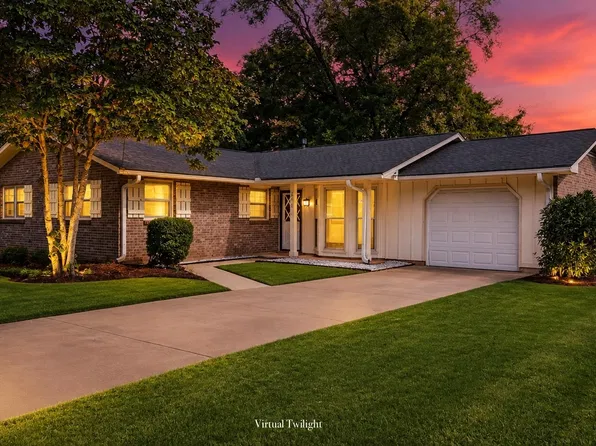 218 Bowling Green Dr, Montgomery, AL 36109