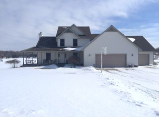 9150 Lake Gerald Dr NE, Sparta, MI 49345