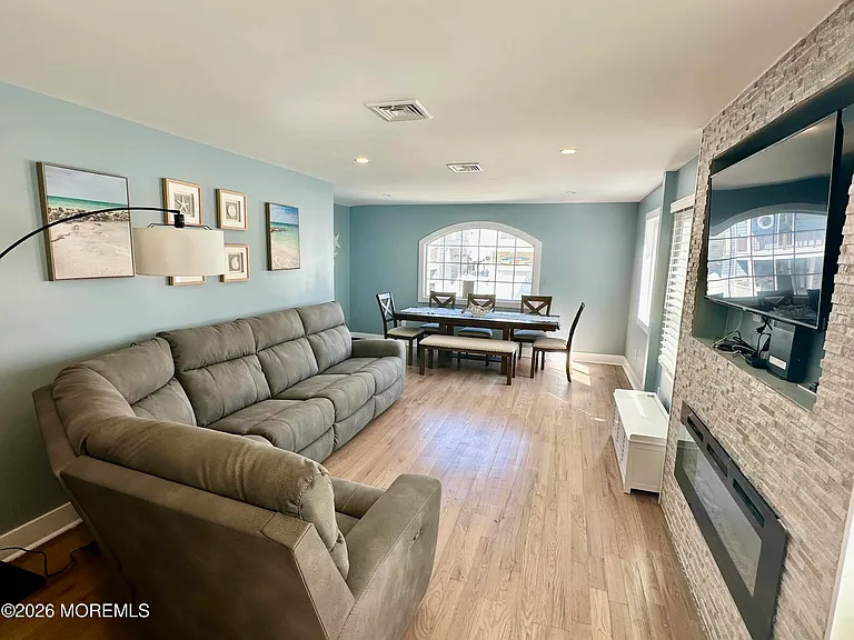 39 Coolidge Ave — Photo 6