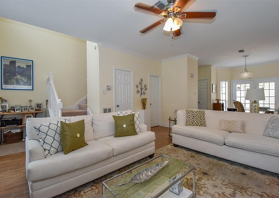 1st image of 3300 Bellefontaine St APT 23