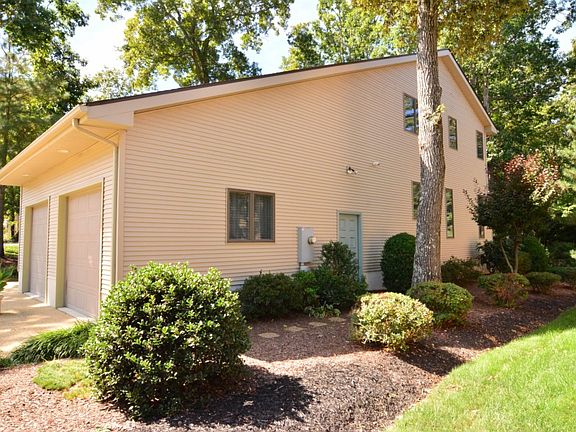 3rd image of 29903 Sawmill Dr