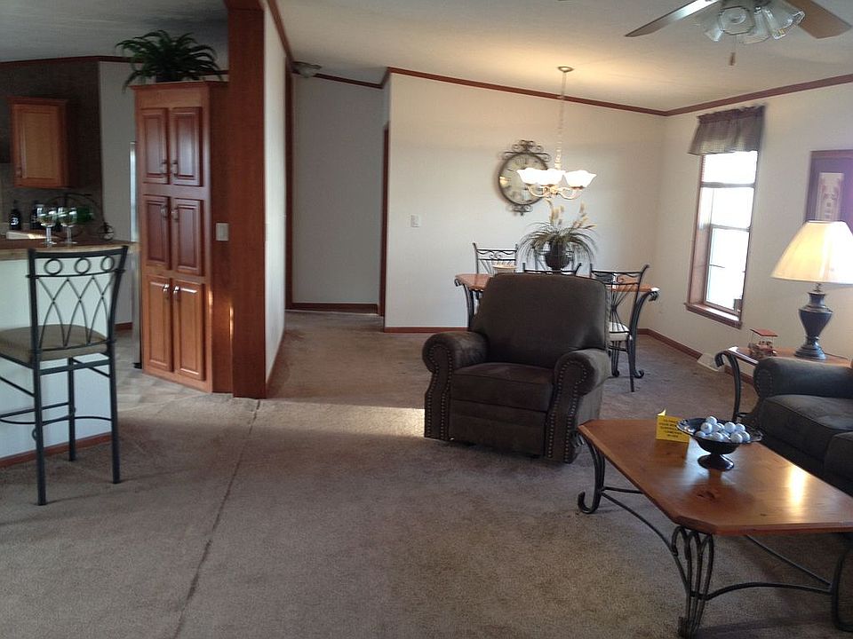 Living/Dining Area