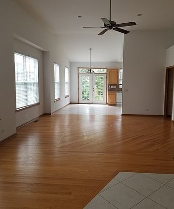3rd image of 354 Woodhill Dr