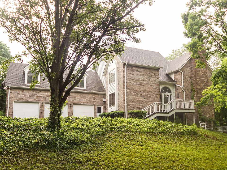1st image of 8655 Bay Colony Dr