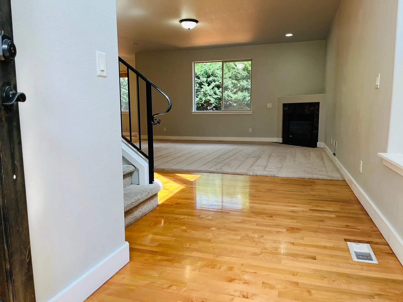 3 bed, 2.5 bath, 2520 sqft, $3,150 — Photo 4