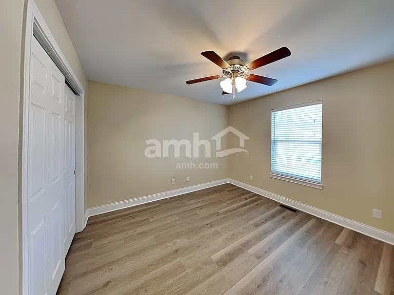 2210 Scheper Ct — Photo 12