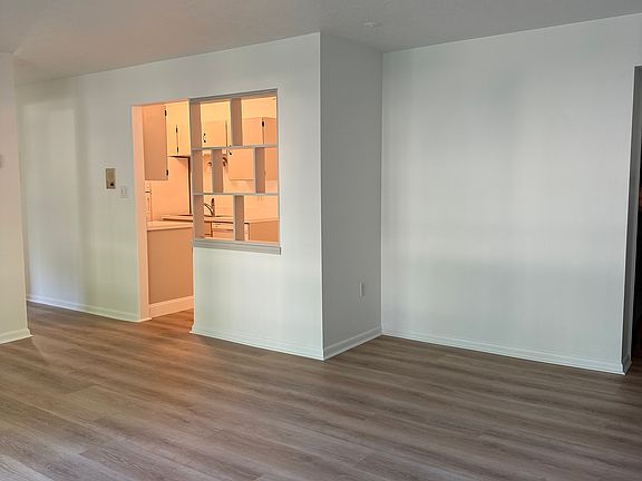 3rd image of 1900 King James Pkwy APT 202