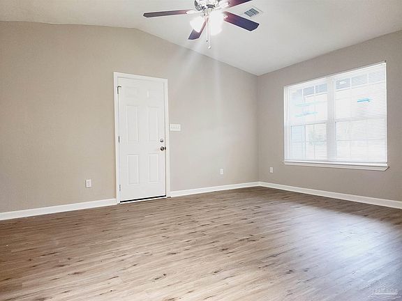 3rd image of 11115 Bridge Creek Dr