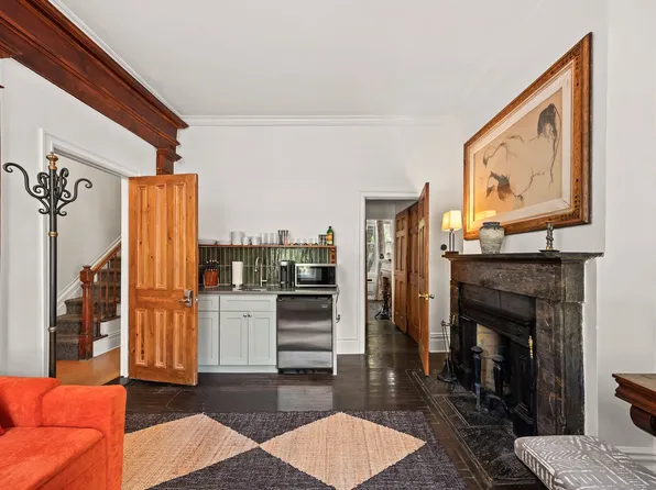 32 8th Avenue image 1 of 10