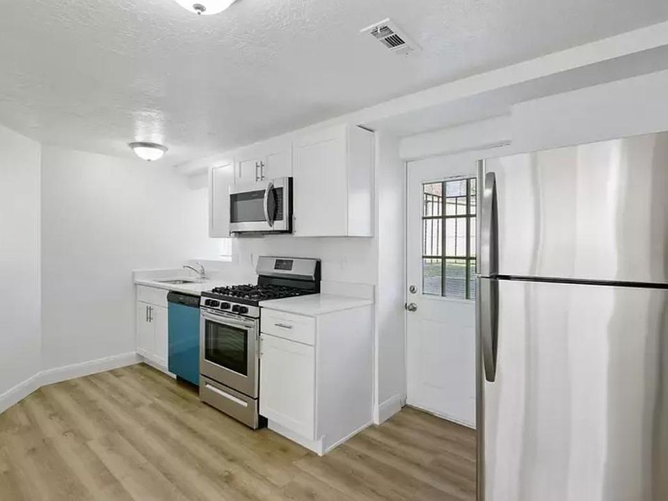 1st image of 9831-700 W Eastgate Dr