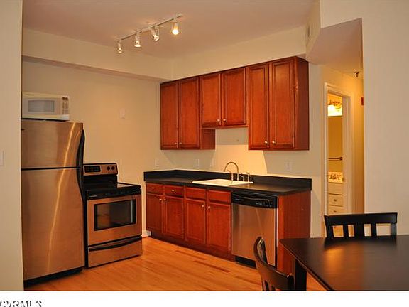4th image of 1901 W Broad St #11